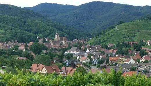 El pueblo de Andlau rodeado de viñedos